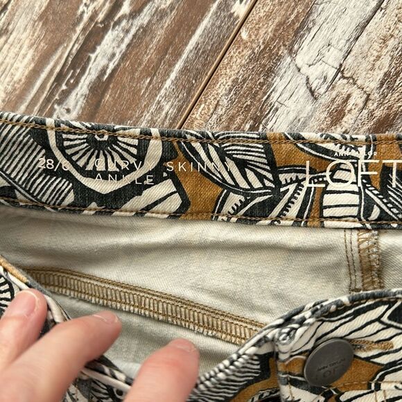 Ann Taylor Loft Curvy Ankle Skinny Jeans - Picture 3 of 7